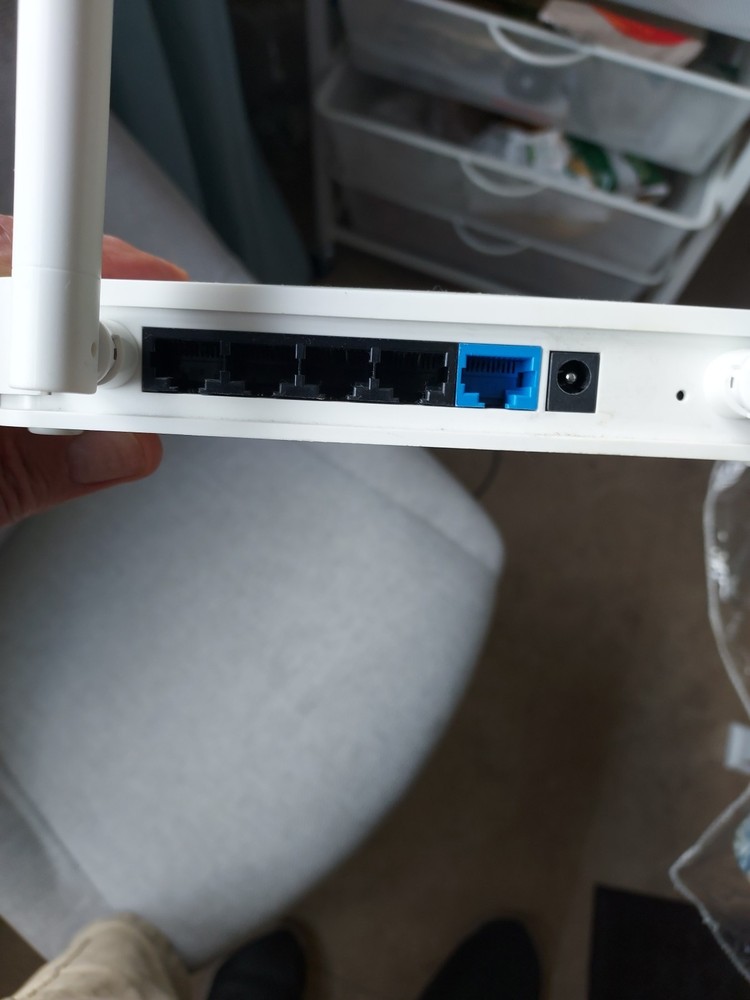 NETGEAR WNR2020 WIRELESS ROUTER WITH EXTERNAL ANTENNAS