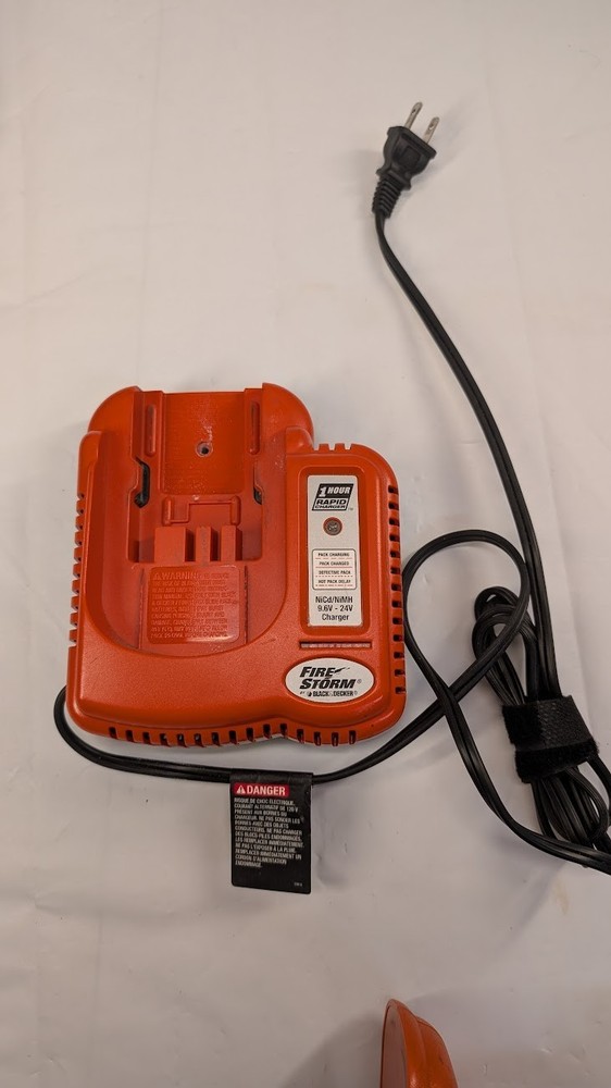 Black&Decker Drill CD1200S w/ Case, Battery, & Charger