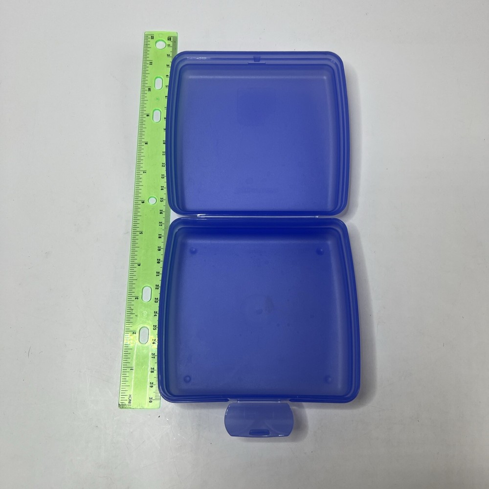 Tupperware Blue Sandwich Keeper Storage Container Plastic