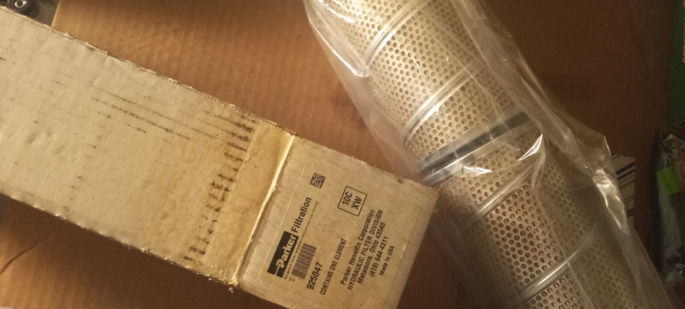 Parker 925047 *nos * Genuine  Hydraulic Filter Element