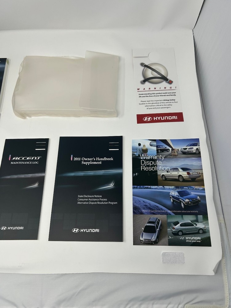 2011 Hyundai Accent Owner's Manual Set