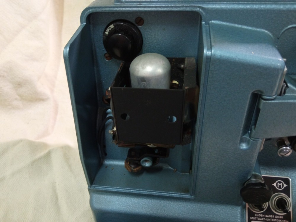 Bauer T10 Projector