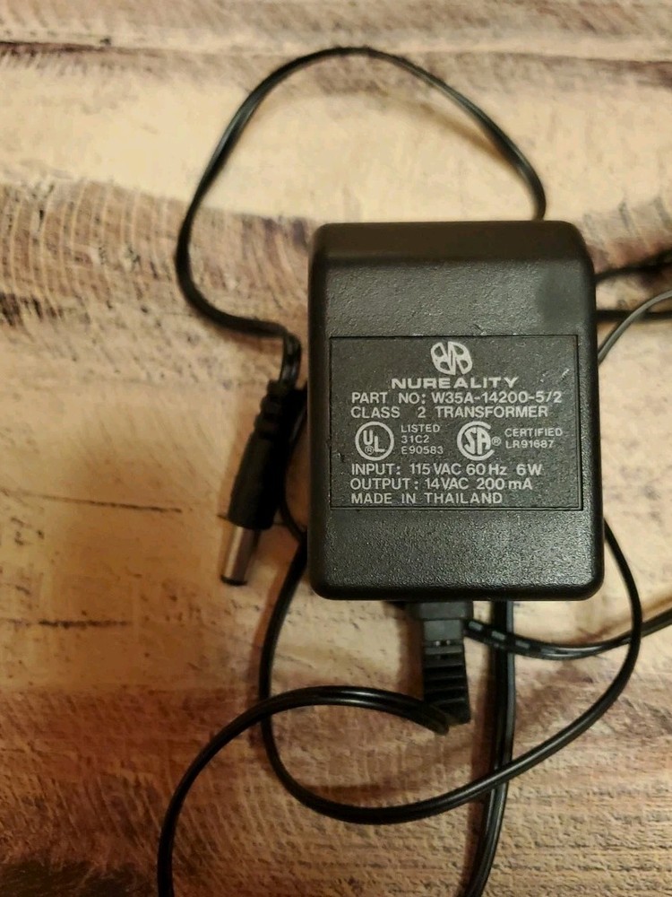 Vivid3d Plus NuReality 3D Sound Includes Power & Connecting Cables