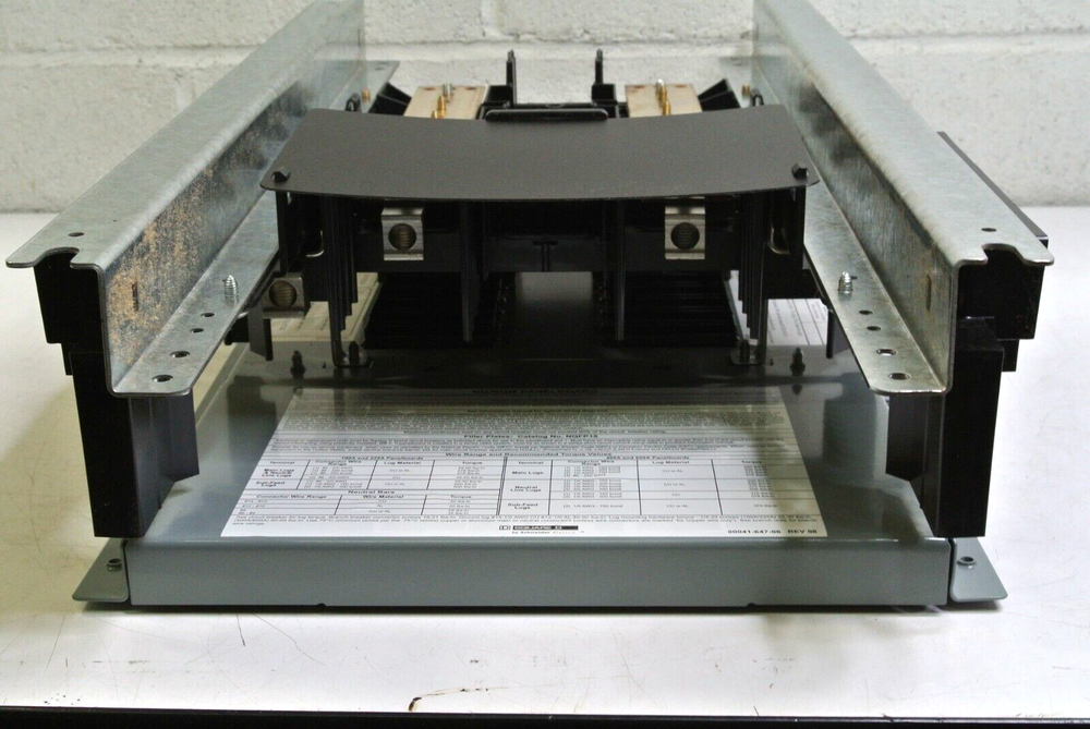 Square D Panel Box 120/240V 1Ph 3W 60Hz 100A