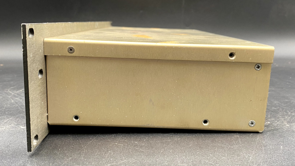 ZETRON MODEL 49 TRUNKING REPEATER MANAGER 1133-101 MISSING FRONT PLATE