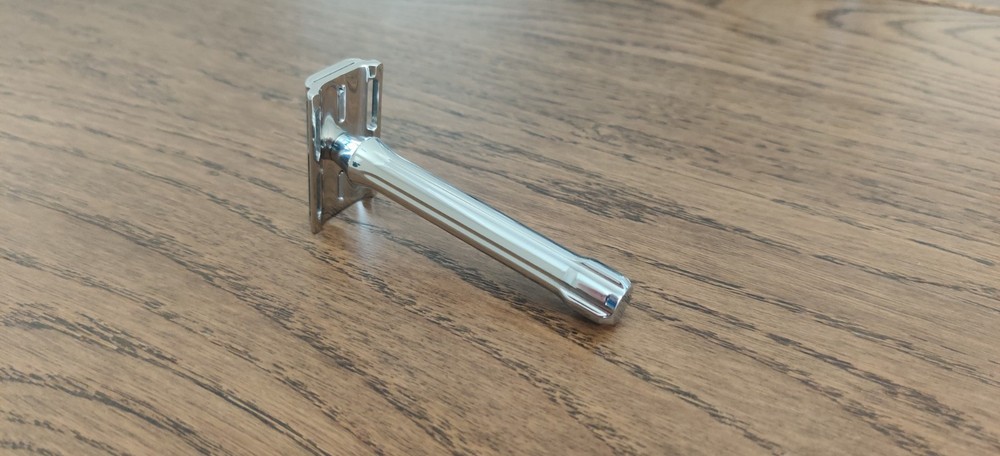 Yaqi Ghost 90SB razor + Tsuka handle