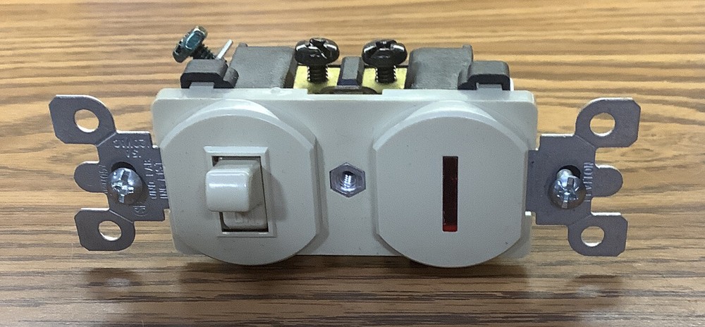 NOB Leviton Ivory Commercial Toggle Wall Switch 5226-I (Missing Instructions)