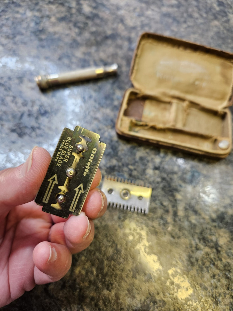 Vintage Gillette Razor Khaki Set *Rough Shape*