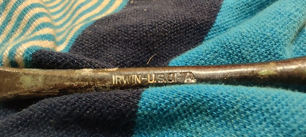 Vintage Irwin Screwdriver US of A Wood Split Handle