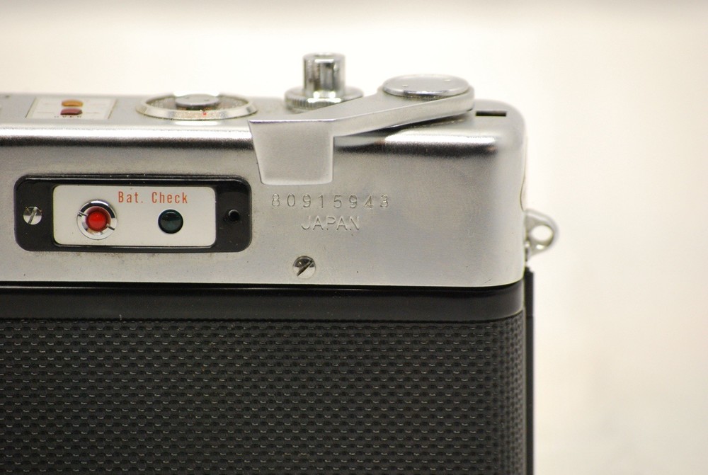 Yashica Electro 35 Vintage Rangefinder Camera Black Silver with Case