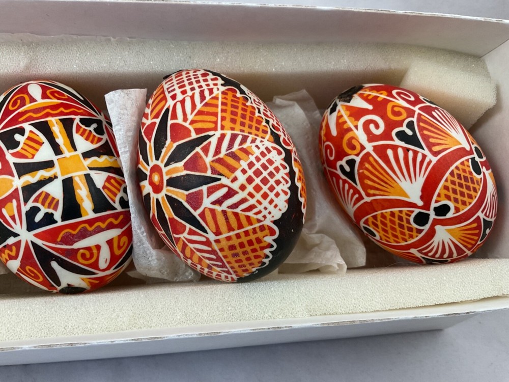 box of 5 hand decorated duck? egg shells batik technique czech