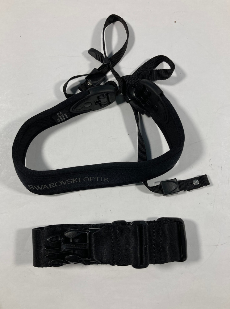 Swarovski EL 8x32 Binocular with Case - Open Box
