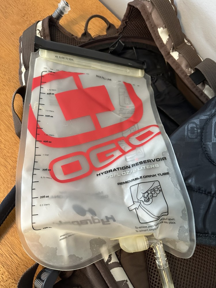 Ogio Hydration Backpack 2 Liters 70 Oz