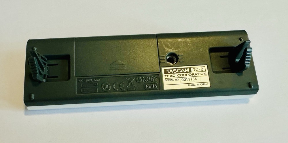 TASCAM TC-8 Chromatic Tuner/Metronome (White)