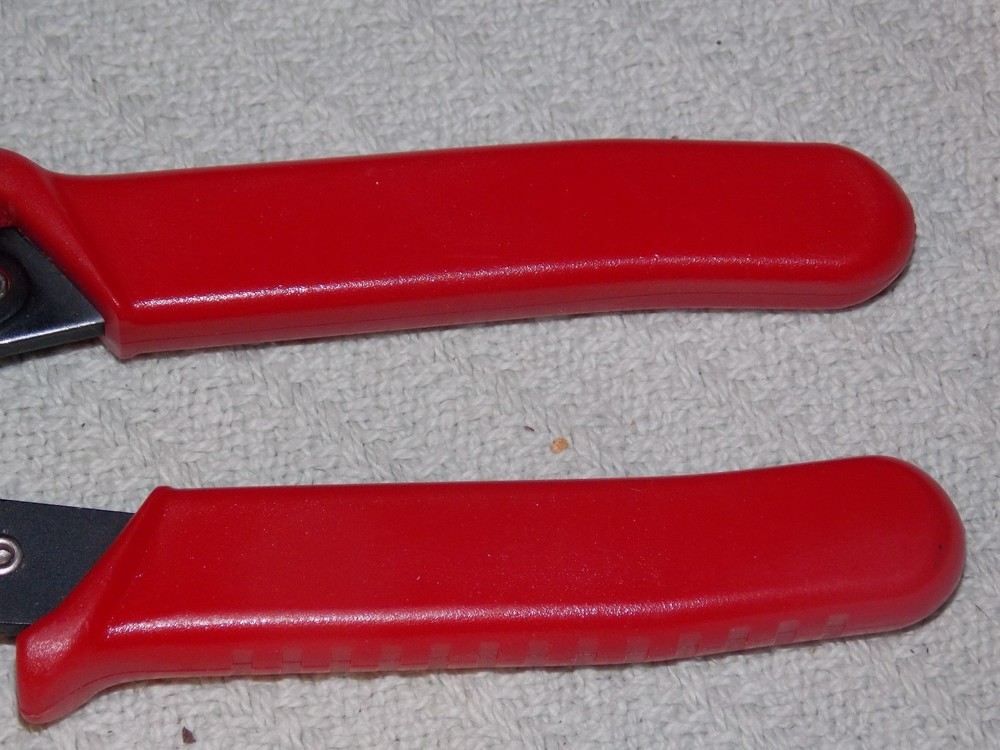 Red Handle MILESTEK TELCO Co. 6.5" Cable Wirecutters