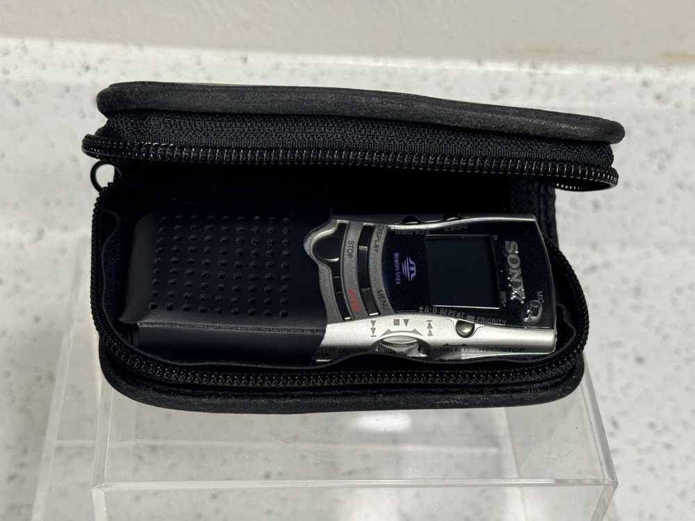 Sony ICD-MS1 Handheld Digital Voice Recorder w/ Case - Working & Great Condition