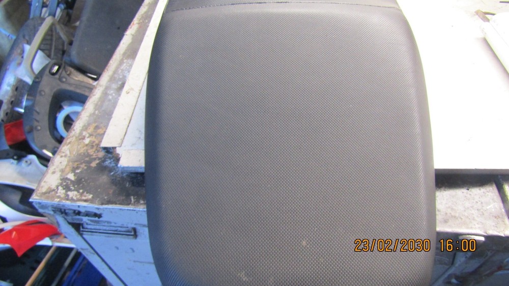 Suzuki gs500e 2004 seat