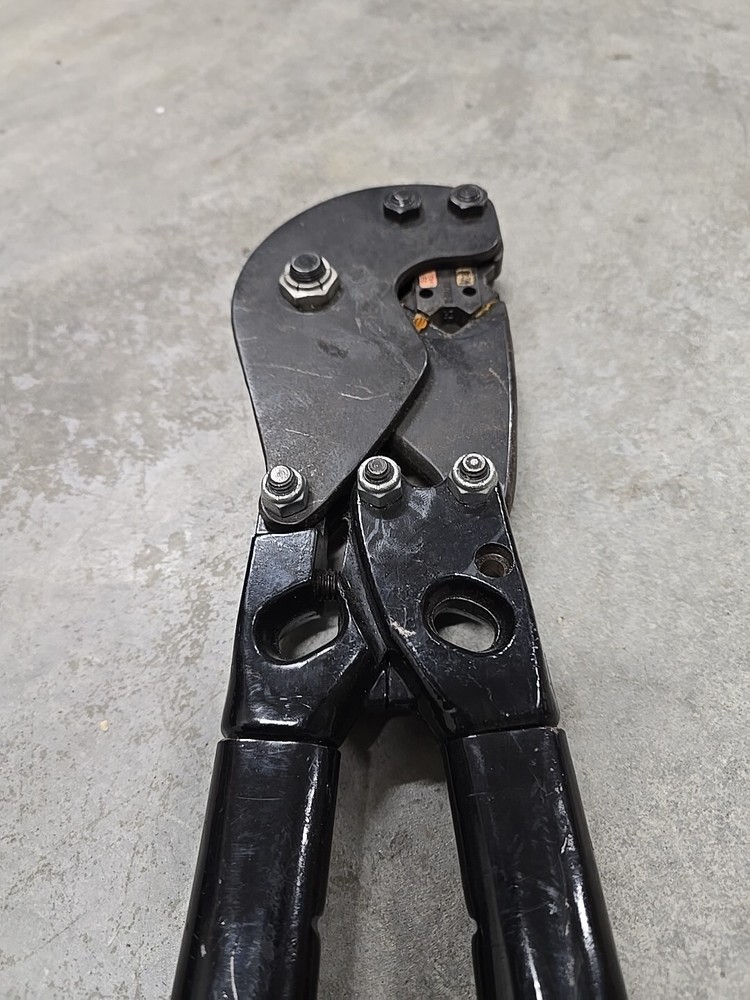 PANDUIT CT-720 CRIMPING TOOL w/ Multiple CRIMP HEAD