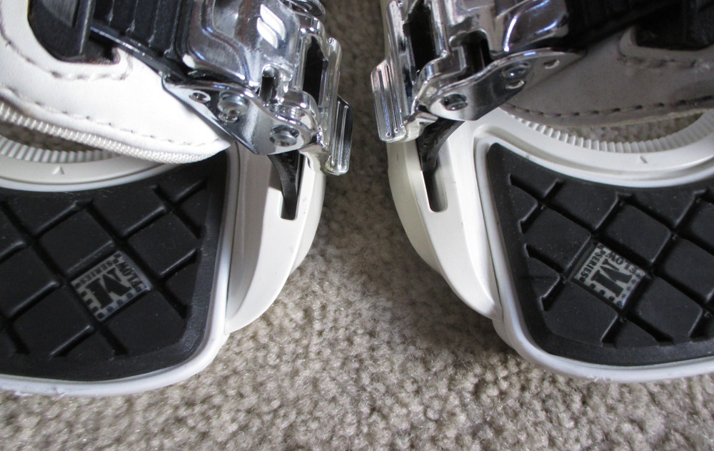 Flow Essence women's Snowboard Bindings Size Medium