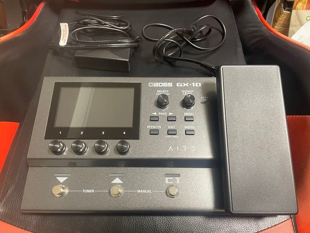 BOSS GX-10 Guitar Effects Processor