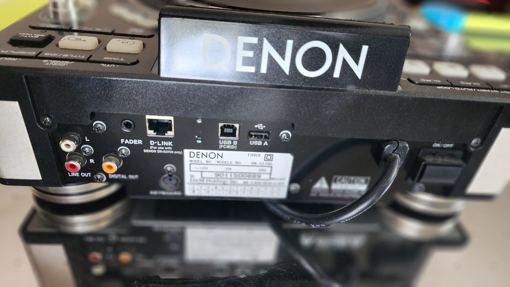 Denon DN-S3700 DJ Turntable CDJ