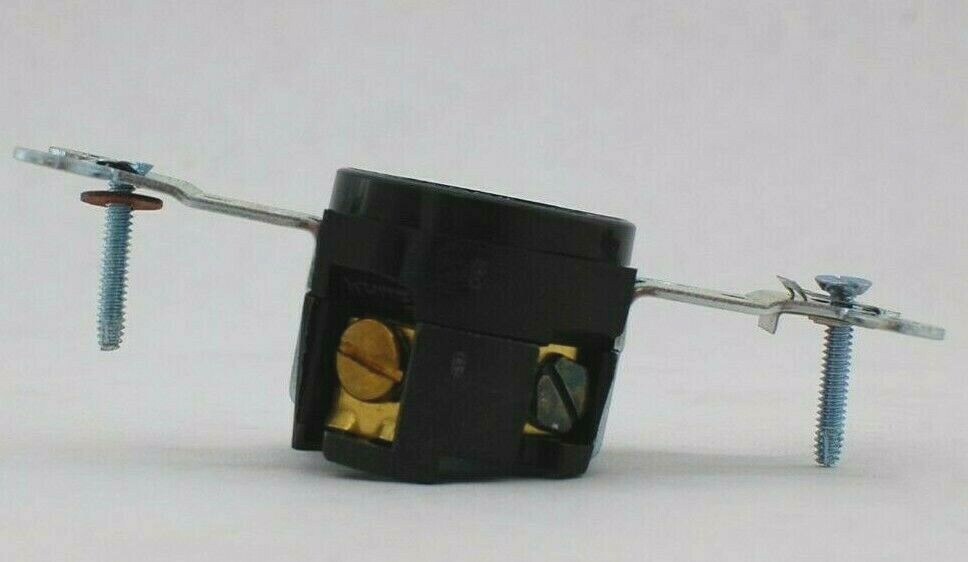 Hubbell 4760 Twist-Lock Single Receptacle