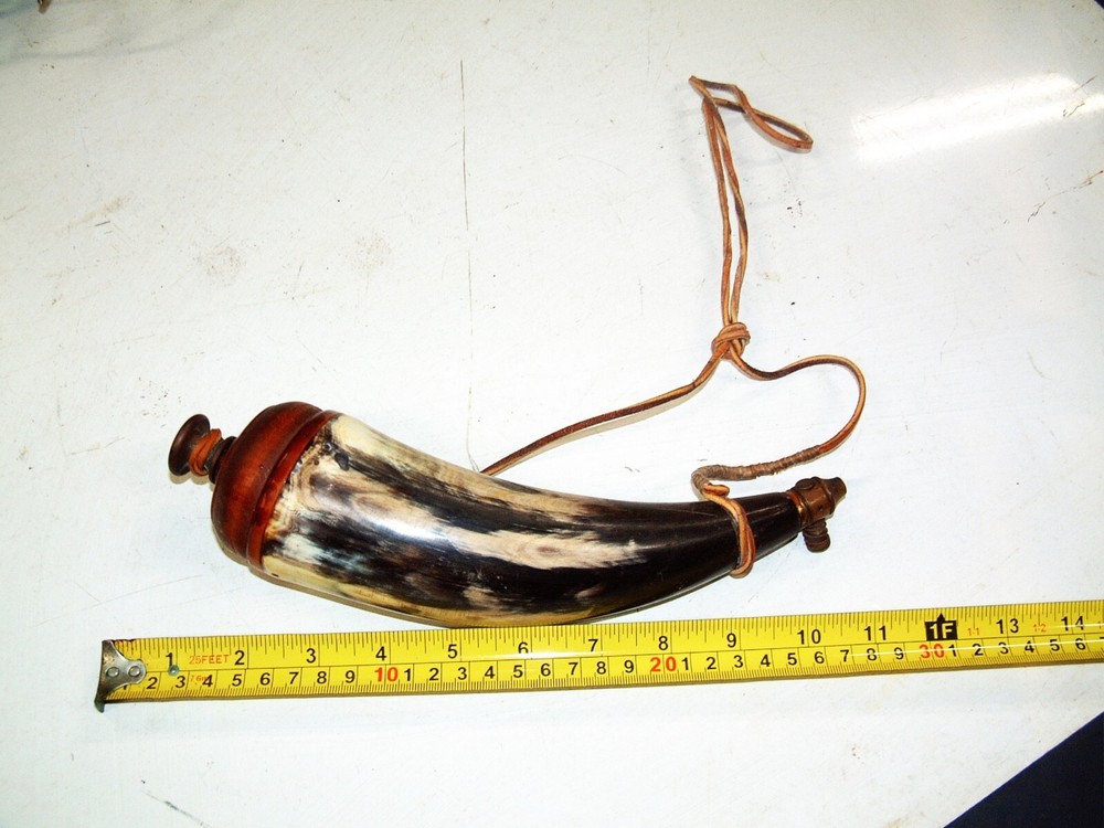 Primitive Black Powder Horn/Bronze NICE Flask Muzzleloading Hunting 10 X 2 1/2"