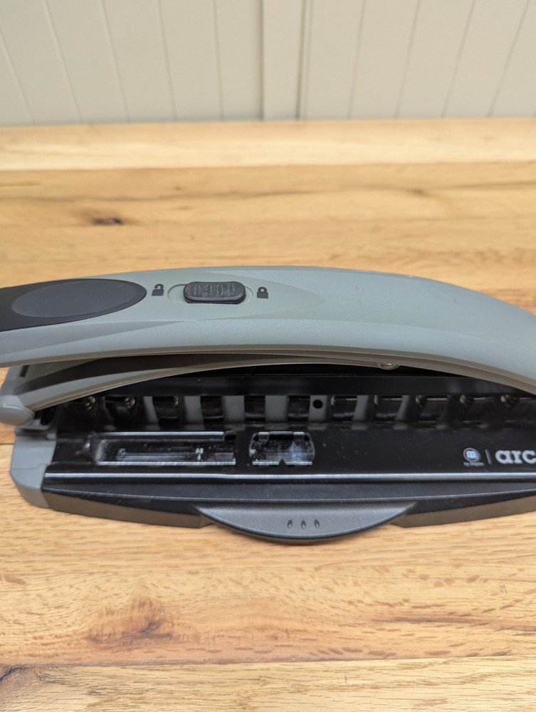Staples ARC 11-Hole Desktop Paper Punch Discbound Notebook System Heavy Duty
