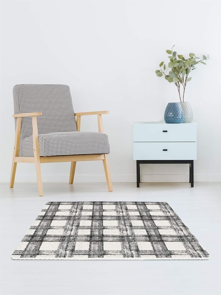 Customizable Black Plaid Interlocking Floor Tiles - Perfect for Any Space