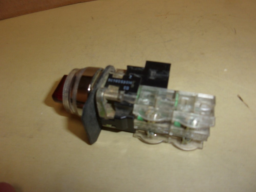 Red 2 Position Selector Switch M6650R406 , used