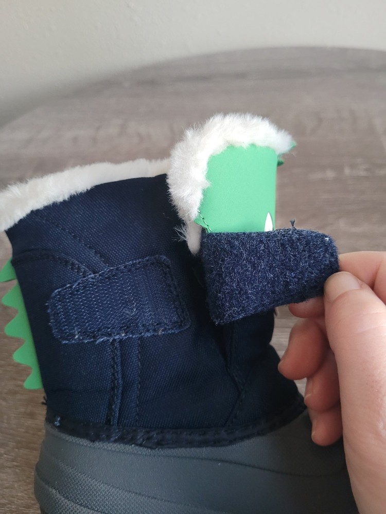 Pre-Owned CAT & JACK 8 Non Marking Dinosaur Winter Boot Boy