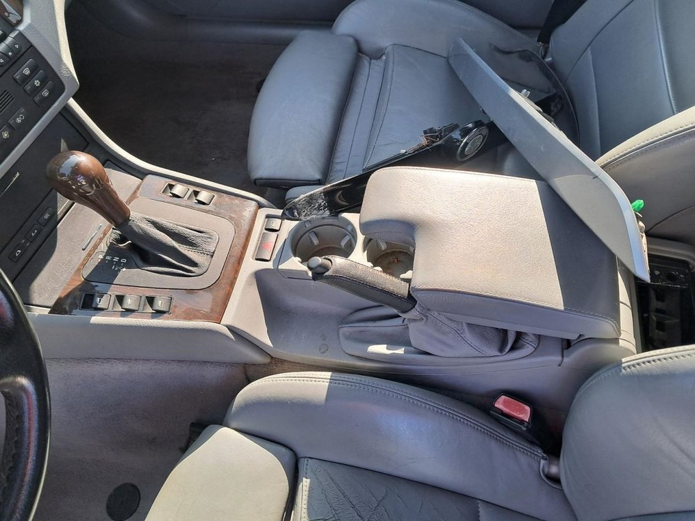 330CI 2002 Glove Box 4821705