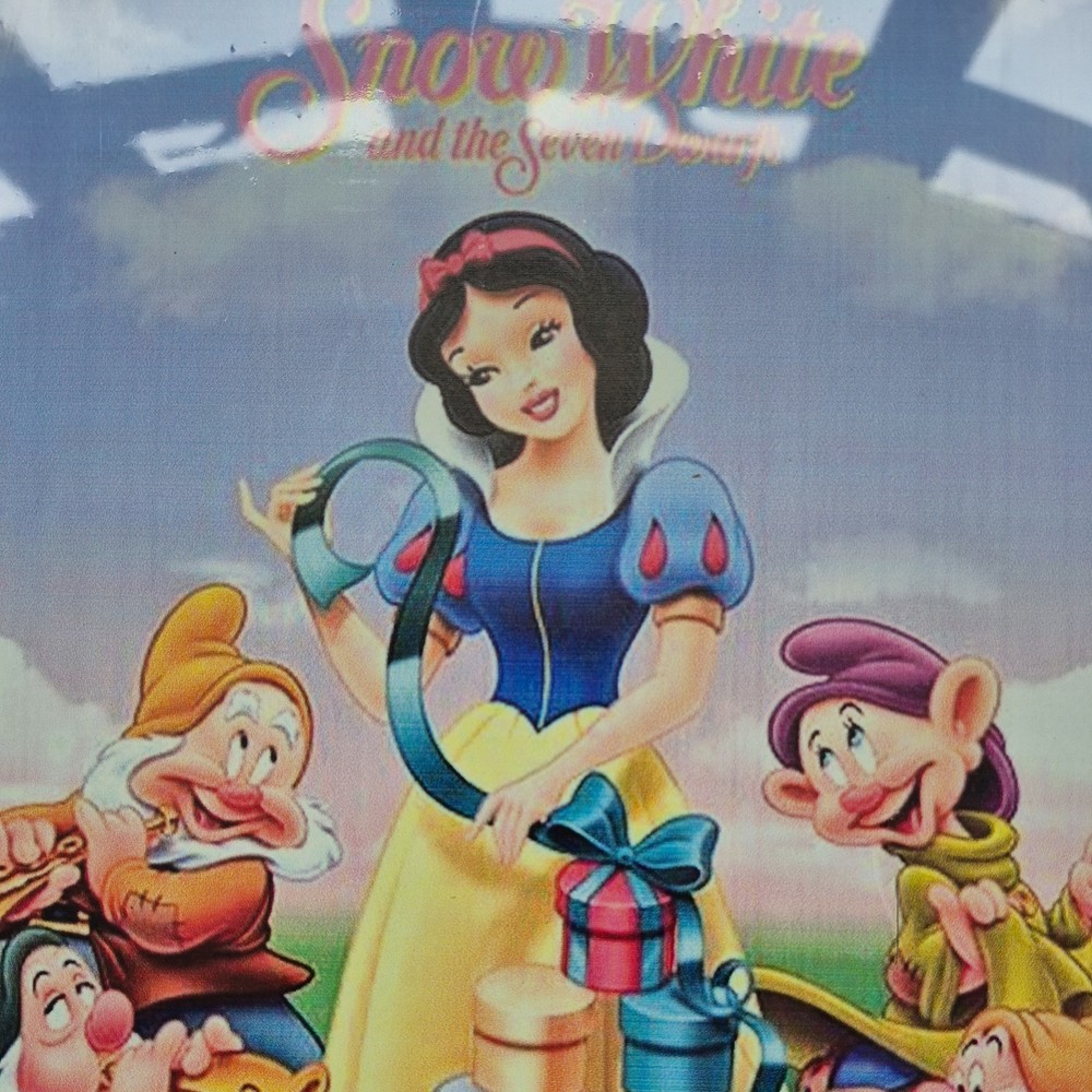 Disney Authorized SNOW WHITE AND THE SEVEN DWARFS HAVING FUN