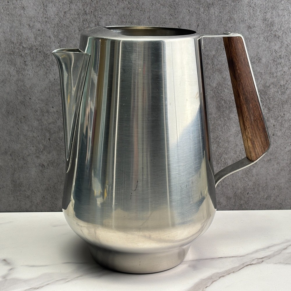 International Decorator Stainless Water Pitcher with Wood-Like Handle Feature