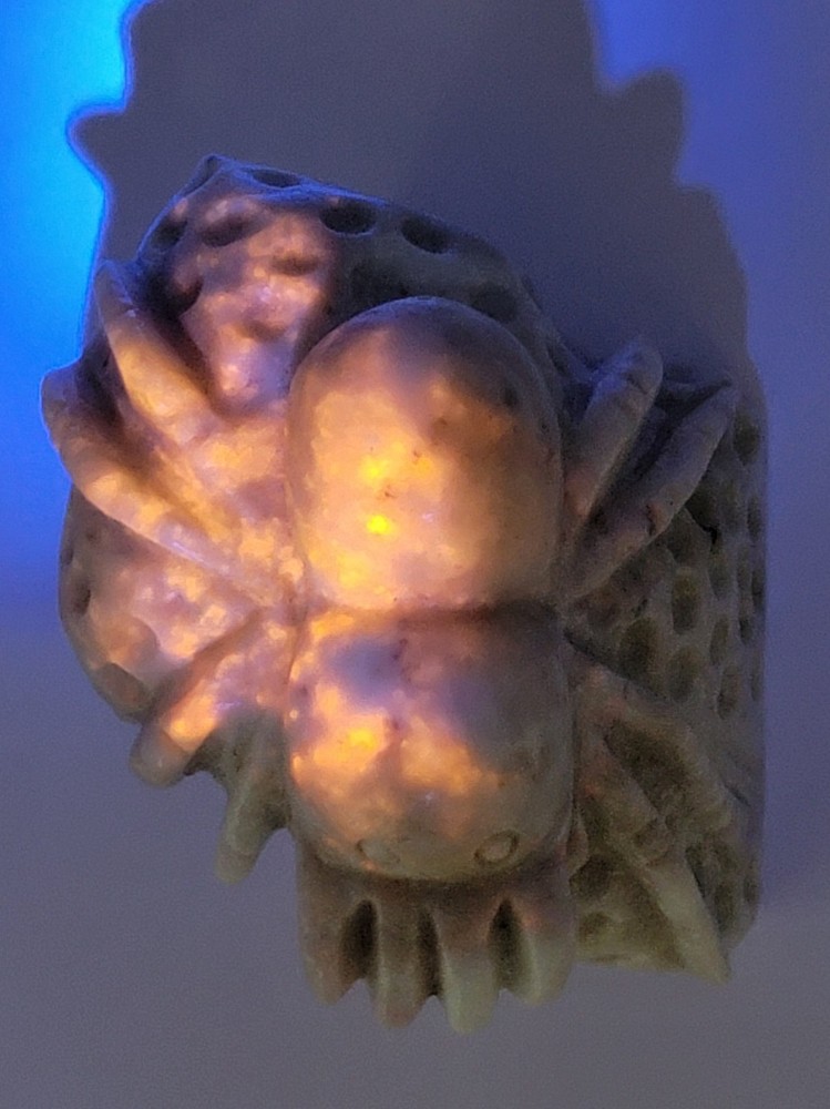 Hackmanite Spider Carving- UV Reactive- WYSIWYG