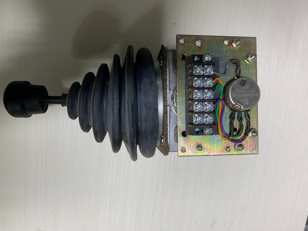 OEM Controls Joystick JS2M10555