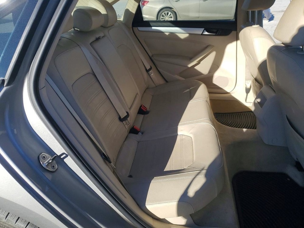 Fuse Box Engine Compartment Fits 12-22 PASSAT 5022155