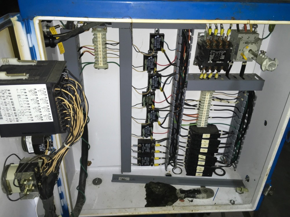 HI-Melt adhesive machine, with HI-Stat controls