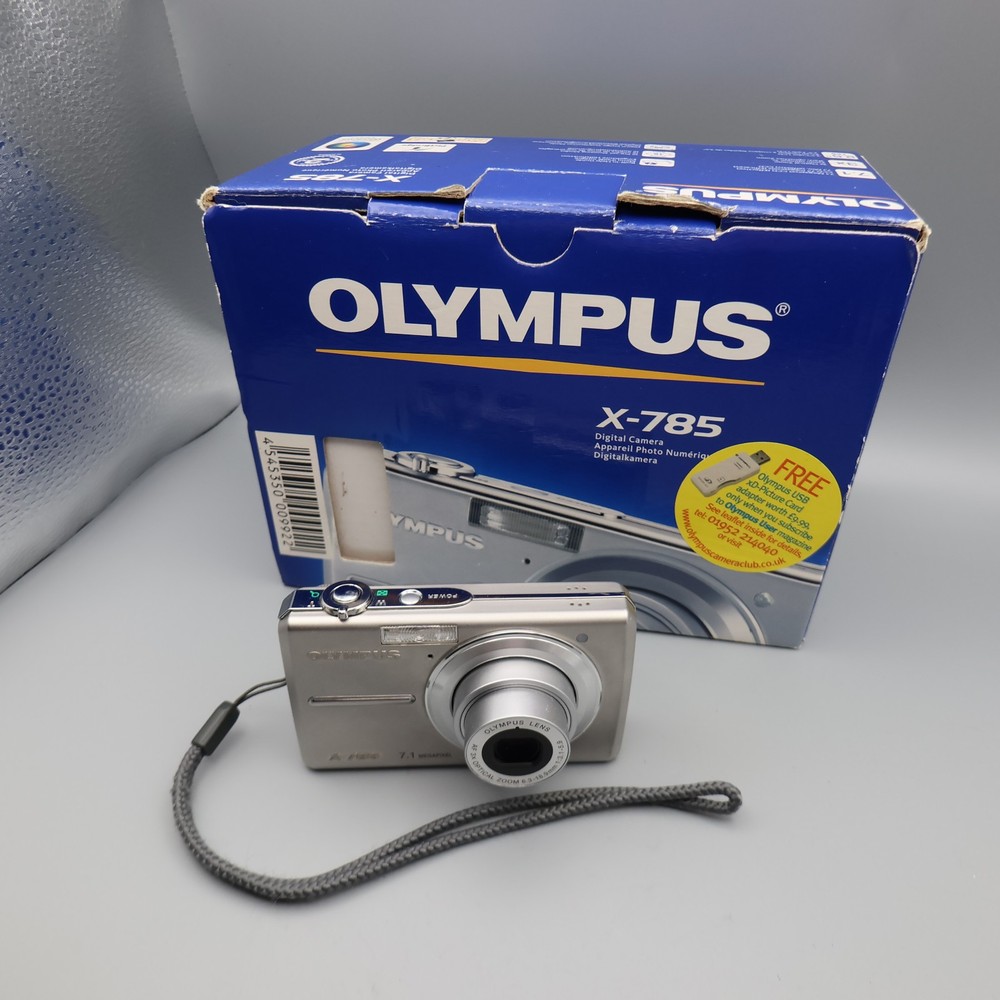 Olympus X-785 Digital Camera 7.1MP Silver Battery Weak With Box