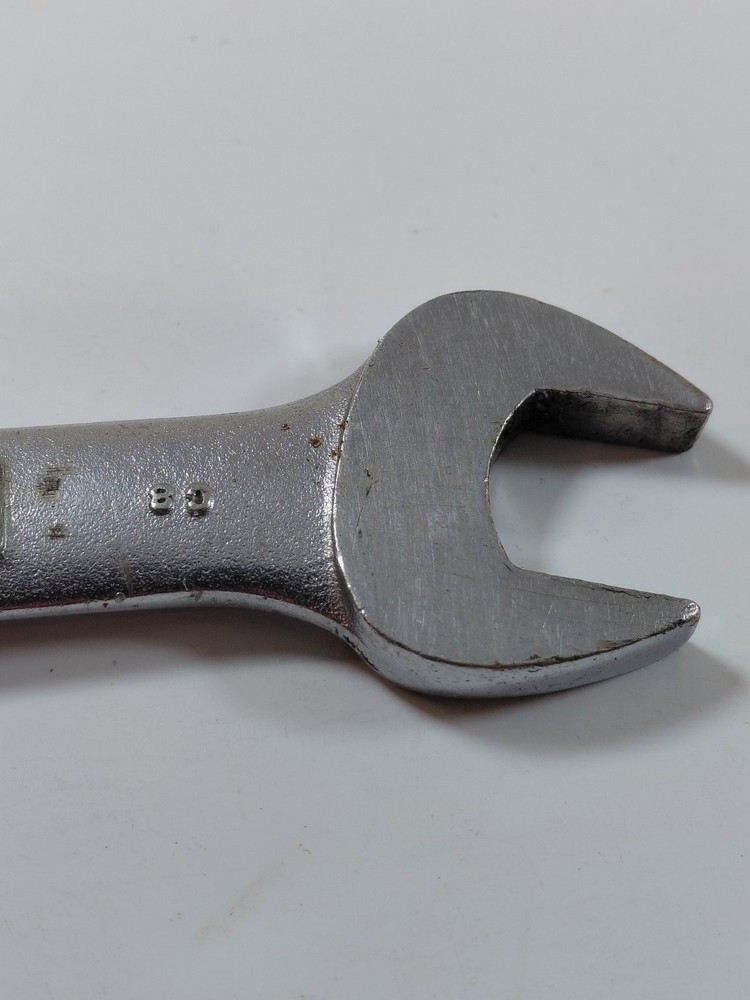 Craftsman 9/16 Inch Combination Wrench 12-Point SAE Raised Panel
