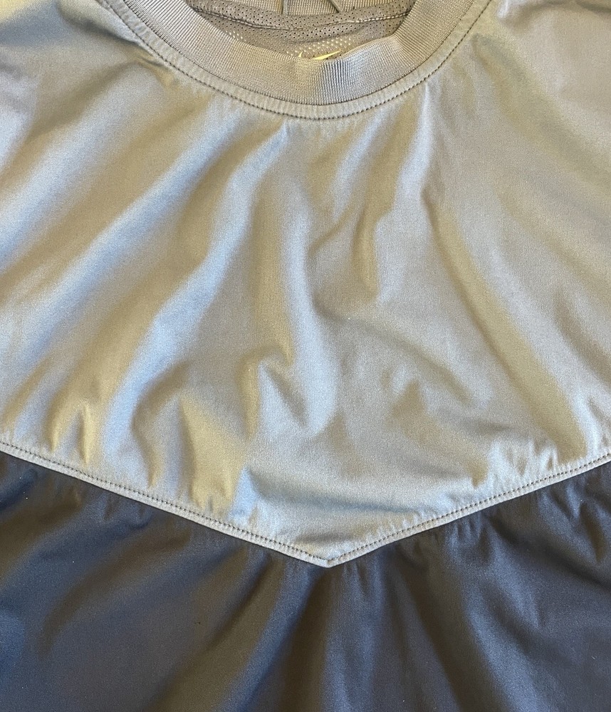 Nike Shield Standard Fit Golf PulloverMen's Medium - Blue