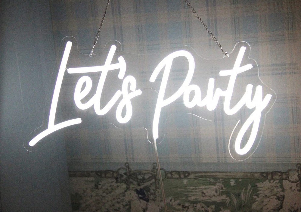Multifunctional Dimmable LED Neon Sign - Easy Install - 16"*7.8" with Chain