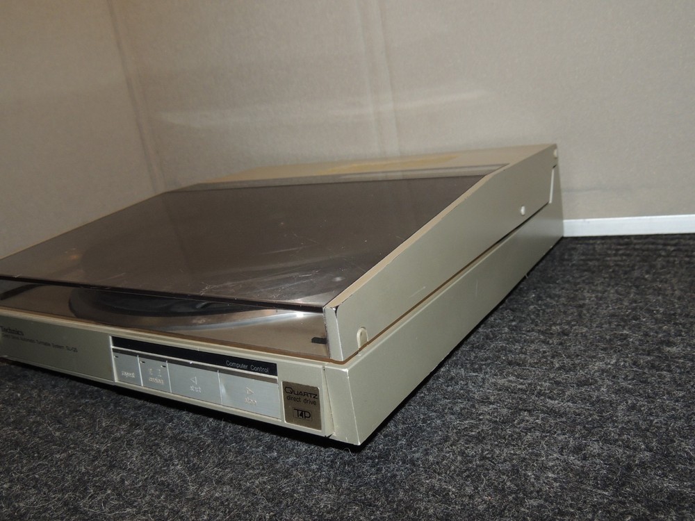 Technics Direct Drive Automatic Turntable System SL-Q