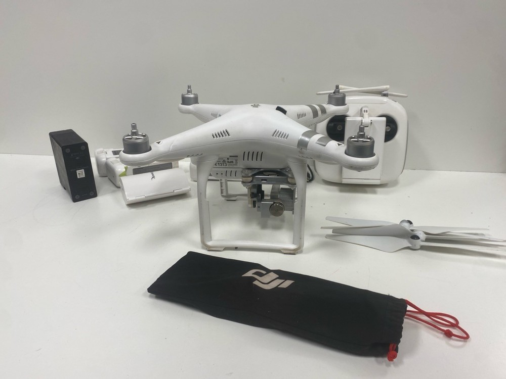 DJI DJI PHANTOM 3 ADVANCED (P21026925)