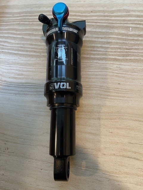 Fox Float DPS EVOL 165mm x 45mm stroke trunion mount (from Giant Anthem) - New