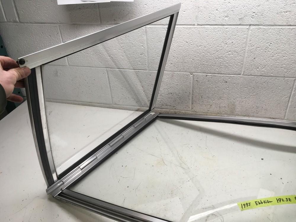 Z7 1995 Ebbtide 192 SE Boat Windshield Port Left Passenger