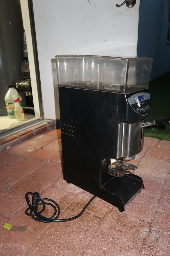 Nuova Simonelli Mythos Expresso Grinder