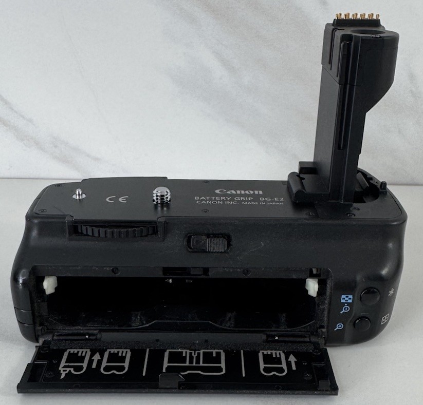 Genuine Canon BG-E2 Battery Grip - For Canon EOS 20D