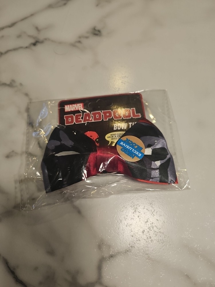 Deadpool Bow Tie Nerd Block Exclusive New Unopened Marvel Red Black Bowtie #214