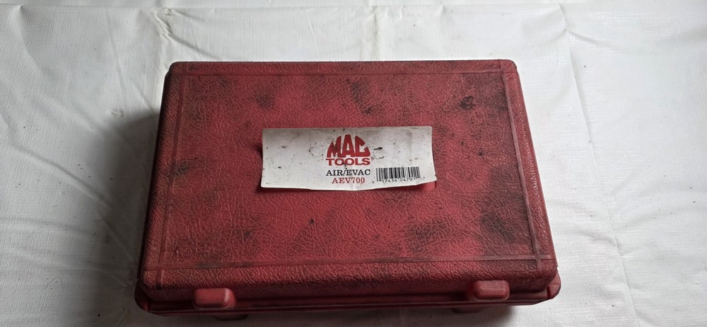 MAC Tools AirEvac Cooling System Vacuum Kit – Model AEV700